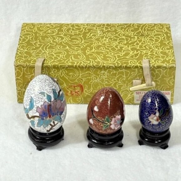 Vintage Chinese cloisonne eggs with stands in their original box. - Picture 1 of 6